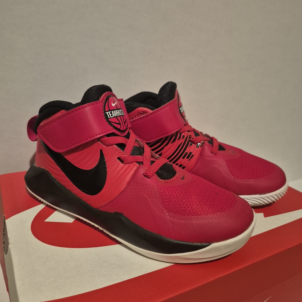 Nike Team Hustle D9 Mid Uni Red And Black 13C Kids Basketball Sneakers EUC